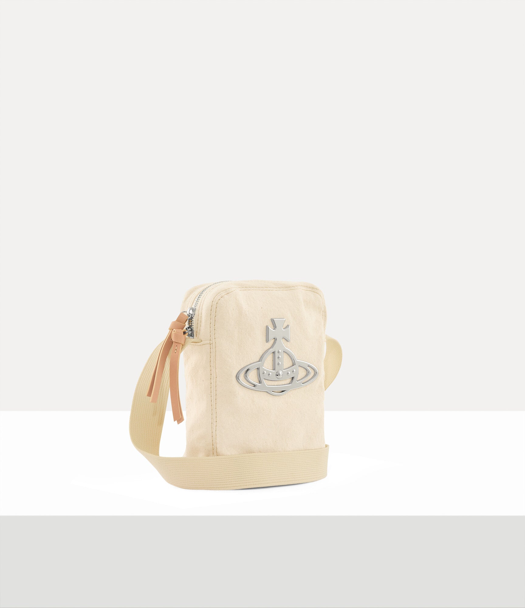 Luke Crossbody 2